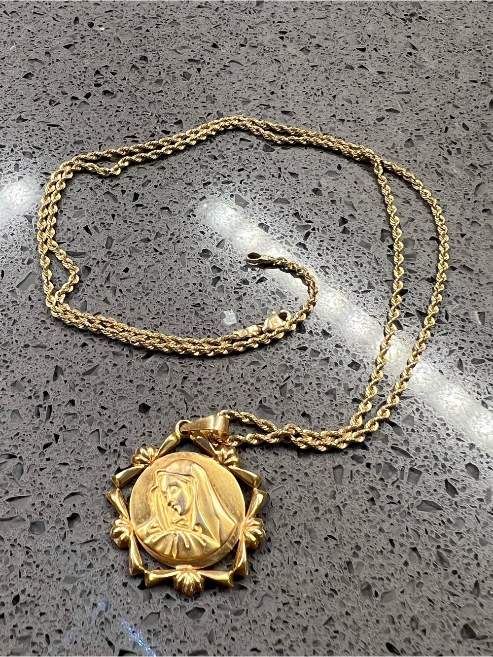 gold Virgin Mary pendant with 14k robe chain antique - Picture 3 of 10
